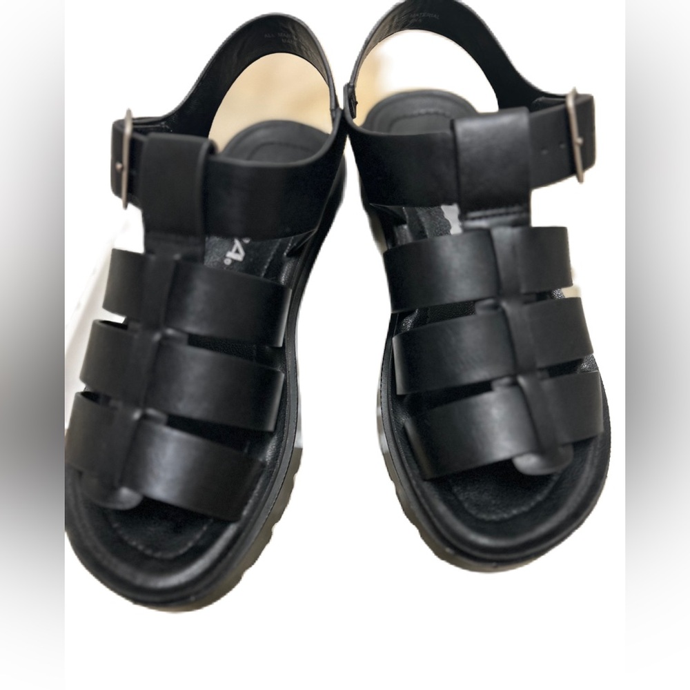 Soda Black Padded Sandals EUC. 5.5